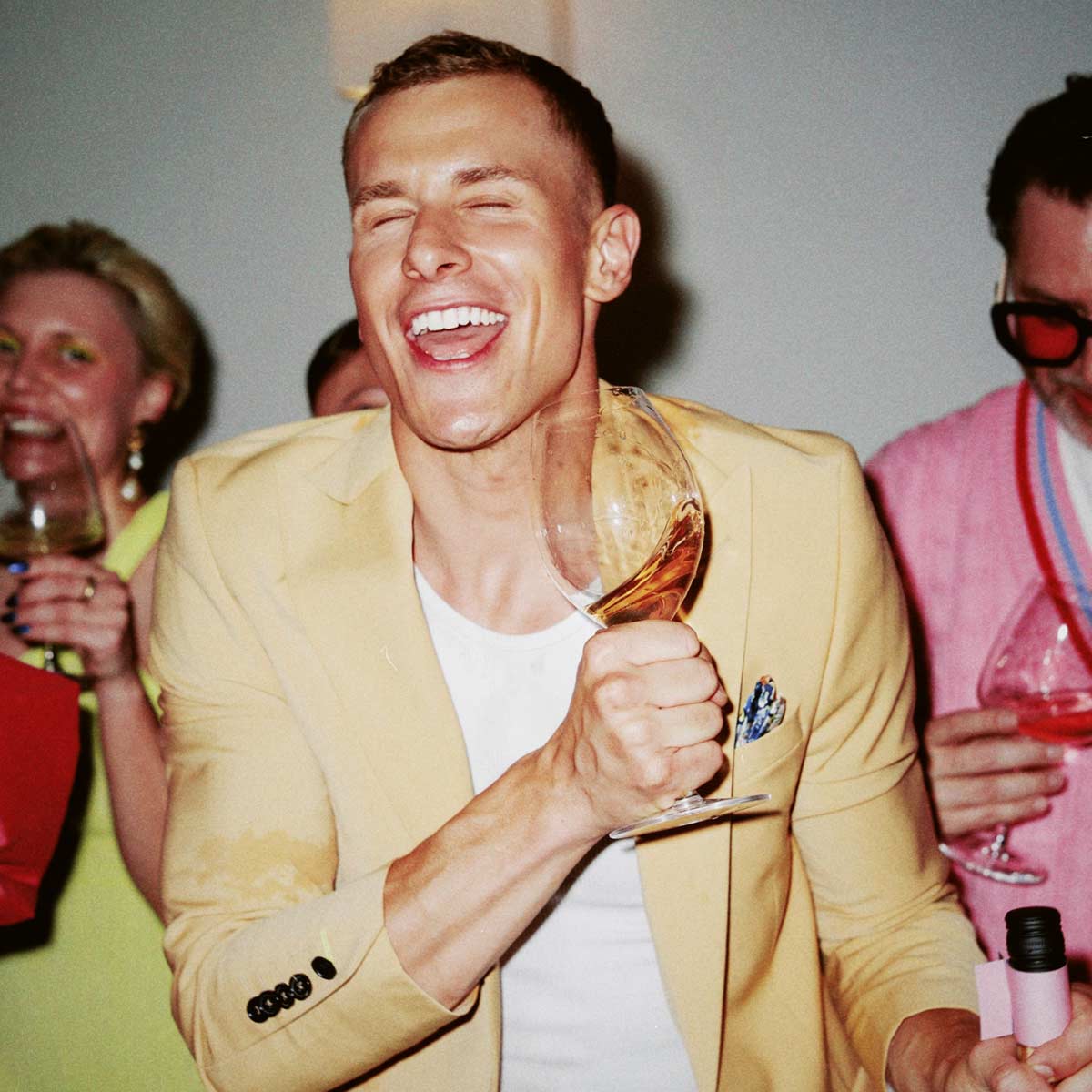 Lukas Sauer ist sOur Wein die Geschichte hinter dem Wein