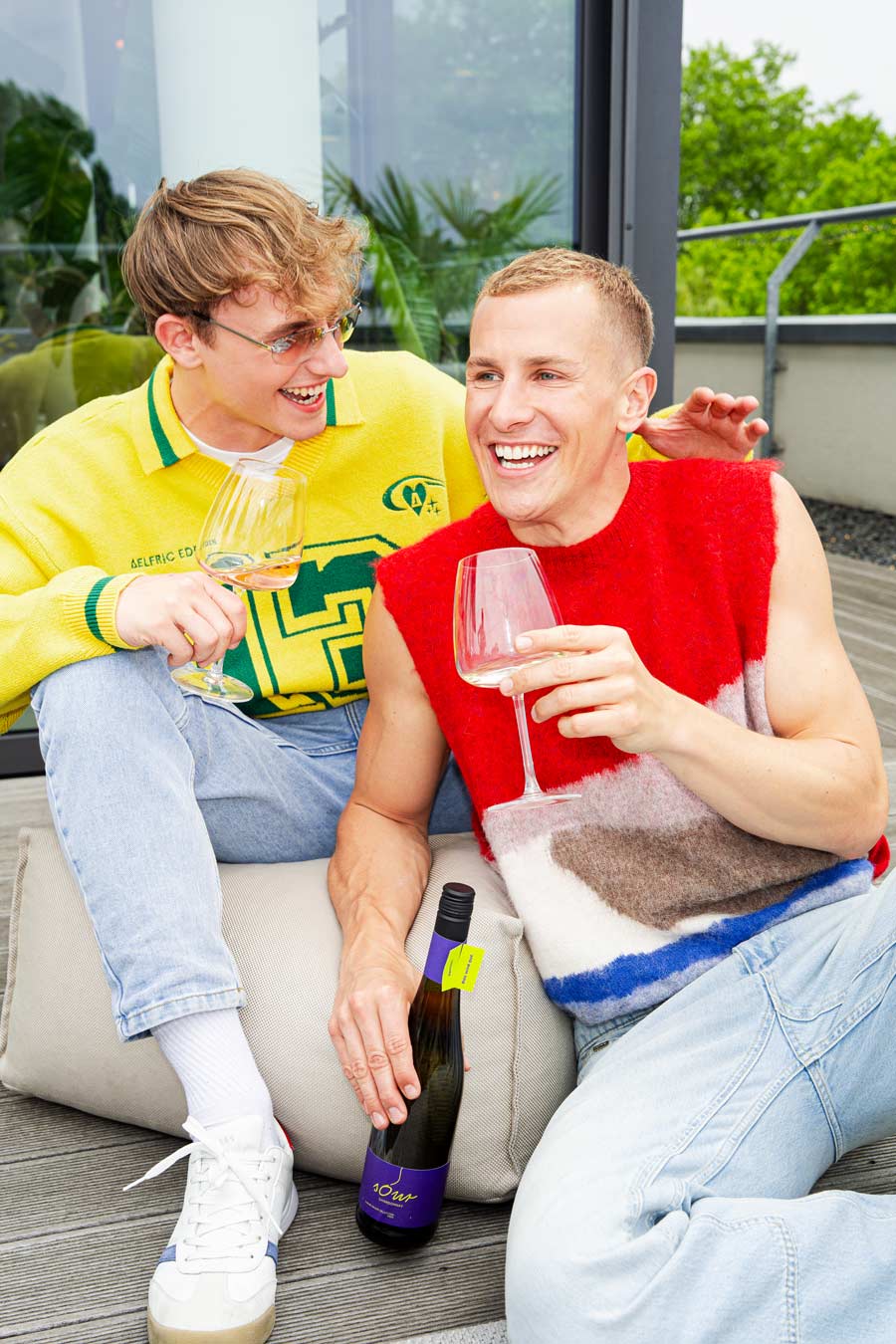 sOur Wein Chardonnay - Lukas Sauer mit Bruder Alec Sauer - Wein der zu dir passt
